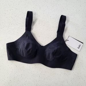 NWT Knix Size 2 Padded V-Neck Bra